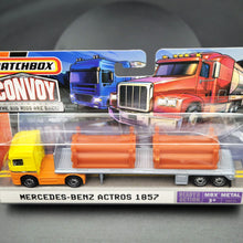 Load image into Gallery viewer, Matchbox 2006 Mercedes-Benz Actros 1857 Pipe Truck Yellow MB Convoy MB8199
