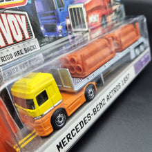 Load image into Gallery viewer, Matchbox 2006 Mercedes-Benz Actros 1857 Pipe Truck Yellow MB Convoy MB8199

