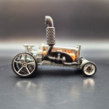 Load image into Gallery viewer, Hot Wheels 2015 Dragtor Super Rigs - Missing Orange Casing
