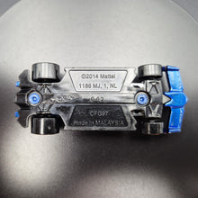 Load image into Gallery viewer, Hot Wheels 2015 Winning Formula Blue HW Race: HW Race Team
