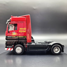 Load image into Gallery viewer, Maisto 2002 Mercedes-Benz Actros 1843 Dark Red 1:50 Die Cast Truck
