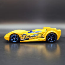 Load image into Gallery viewer, Hot Wheels 2018 Scoopa Di Fuego Yellow Looney Tunes 5/8
