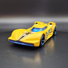 Load image into Gallery viewer, Hot Wheels 2018 Scoopa Di Fuego Yellow Looney Tunes 5/8
