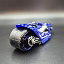 Load image into Gallery viewer, Hot Wheels 2005 Cybertooth Blue Thunder Cycles
