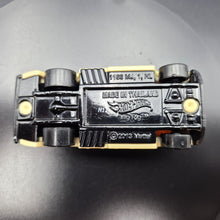 Load image into Gallery viewer, Hot Wheels 2020 Mig Rig Light Yellow Color Shifters
