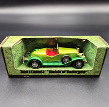 Load image into Gallery viewer, Matchbox 1931 Stutz Bearcat Green Models Of Yesteryear Y14
