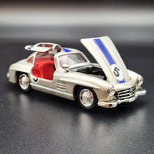 Load image into Gallery viewer, Solido Age D&#39;or 1954 Mercedes 300 SL Coupe Gran Prix Silver #4503 1:43 Die Cast Model
