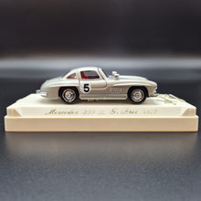 Load image into Gallery viewer, Solido Age D&#39;or 1954 Mercedes 300 SL Coupe Gran Prix Silver #4503 1:43 Die Cast Model
