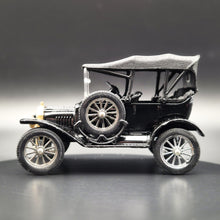 Load image into Gallery viewer, Corgi 1915 Ford Model T Black C863 Corgi Collectors Classics 1:43 Die Cast Model - Boxed
