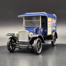 Load image into Gallery viewer, Matchbox 1996 1921 Ford Model T - Kellogg&#39;s Corn Flakes Blue #44 Gold Series Special Edition
