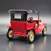 Load image into Gallery viewer, Matchbox 1911 Ford Model T Dark Red Models Of Yesteryear 1968 Y1-2
