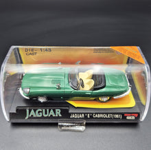 Load image into Gallery viewer, New-Ray 1961 Jaguar E Type Cabriolet Green #48839 1:43 Die Cast Model
