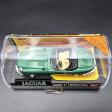 Load image into Gallery viewer, New-Ray 1961 Jaguar E Type Cabriolet Green #48839 1:43 Die Cast Model
