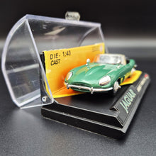 Load image into Gallery viewer, New-Ray 1961 Jaguar E Type Cabriolet Green #48839 1:43 Die Cast Model
