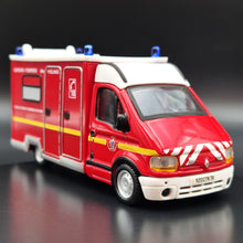 Load image into Gallery viewer, Bburago Renault Master - Fire &amp; Rescue Service Vehicle Red #18-32004 1:50 Die Cast Van
