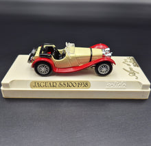Load image into Gallery viewer, Solido Age D&#39;or 1938 Jaguar SS 100 Roadster Cream #4002 1:43 Die Cast Model
