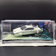 Load image into Gallery viewer, Universal Hobbies James Bond 007 Lotus Esprit Submarine White &quot;The Spy Who Loved Me&quot; 1:43 Die Cast Model
