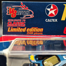 Load image into Gallery viewer, Classic Carlectables 2002 Ford AU Falcon Havoline David Besnard #2009-3 1:43 Model
