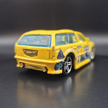 Load image into Gallery viewer, Hot Wheels 2012 Boom Box Pearl Yellow HW City Works 5 Pack Exclusive
