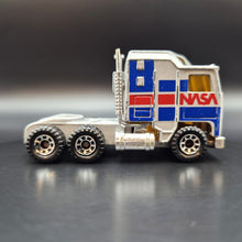 Load image into Gallery viewer, Matchbox 1984 Kenworth Aerodyne Silver Convoy CY-2 NASA
