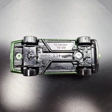 Load image into Gallery viewer, Hot Wheels 2018 &#39;70 Camaro Green #28 HW Speed Graphics 7/10
