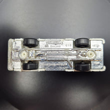 Load image into Gallery viewer, Matchbox 2010 Pierce Dash Fire Engine White MB56 Emergency Response 6/8
