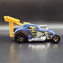 Load image into Gallery viewer, Hot Wheels 2022 Fiat 500C Dark Blue HW Exposed Engines 5 Pack Exclusive
