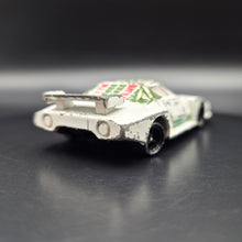 Load image into Gallery viewer, Tomica 1978 Lancia Stratos Turbo White #F66 1:62
