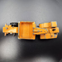 Load image into Gallery viewer, Tomica 1979 Komatsu Motor Scraper WS16 Orange #32 1:165
