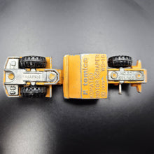 Load image into Gallery viewer, Tomica 1979 Komatsu Motor Scraper WS16 Orange #32 1:165
