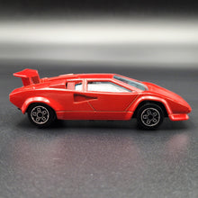 Load image into Gallery viewer, Bburago 1990 Lamborghini Countach 500 S Red #4137 1:43 Die Cast 4100 Series
