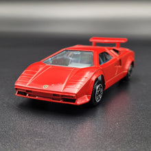 Load image into Gallery viewer, Bburago 1990 Lamborghini Countach 500 S Red #4137 1:43 Die Cast 4100 Series

