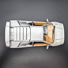 Load image into Gallery viewer, 1995 Lamborghini Diablo VT Silver 1:24 Die Cast Car
