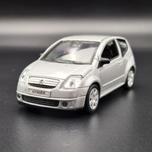 Load image into Gallery viewer, Welly 2003 Citroen C2 Silver #42351 1:36 Collection Series
