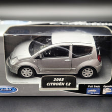 Load image into Gallery viewer, Welly 2003 Citroen C2 Silver #42351 1:36 Collection Series
