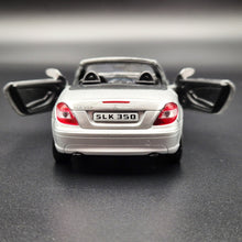 Load image into Gallery viewer, Welly 2010 Mercedes-Benz SLK 350 Silver #42358 1:36 Collection Series
