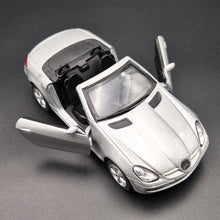 Load image into Gallery viewer, Welly 2010 Mercedes-Benz SLK 350 Silver #42358 1:36 Collection Series
