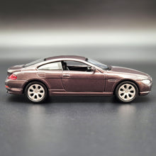 Load image into Gallery viewer, Welly 2010 BMW 645Ci Dark Violet #2353 1:36 Collection Series
