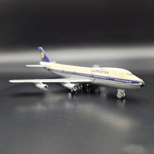 Load image into Gallery viewer, Schabak - Lufthansa Boeing 747-100 - #901/1 1:600 Die Cast Plane
