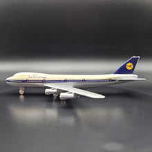 Load image into Gallery viewer, Schabak - Lufthansa Boeing 747-100 - #901/1 1:600 Die Cast Plane
