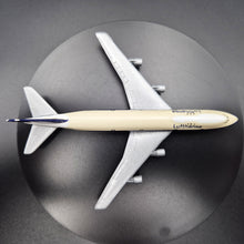 Load image into Gallery viewer, Schabak - Lufthansa Boeing 747-100 - #901/1 1:600 Die Cast Plane
