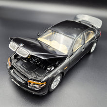 Load image into Gallery viewer, Welly 2002 BMW 745i #2512 Black 1:18 Die Cast Car
