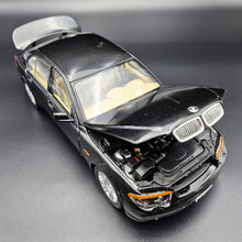 Load image into Gallery viewer, Welly 2002 BMW 745i #2512 Black 1:18 Die Cast Car
