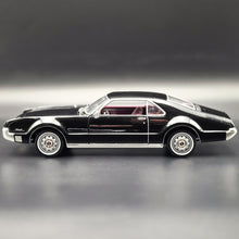 Load image into Gallery viewer, Road Signature 1966 Oldsmobile Tornado Black #92718 1:18 Die Cast Car
