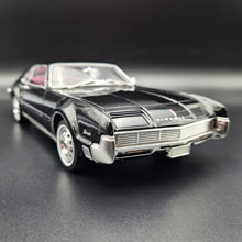 Load image into Gallery viewer, Road Signature 1966 Oldsmobile Tornado Black #92718 1:18 Die Cast Car
