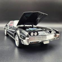 Load image into Gallery viewer, Road Signature 1966 Oldsmobile Tornado Black #92718 1:18 Die Cast Car

