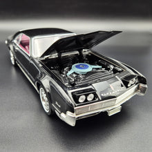 Load image into Gallery viewer, Road Signature 1966 Oldsmobile Tornado Black #92718 1:18 Die Cast Car
