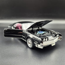 Load image into Gallery viewer, Road Signature 1966 Oldsmobile Tornado Black #92718 1:18 Die Cast Car
