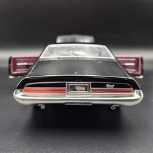 Load image into Gallery viewer, Road Signature 1966 Oldsmobile Tornado Black #92718 1:18 Die Cast Car
