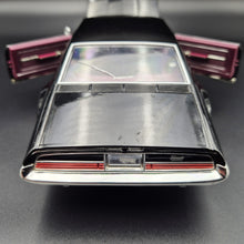 Load image into Gallery viewer, Road Signature 1966 Oldsmobile Tornado Black #92718 1:18 Die Cast Car
